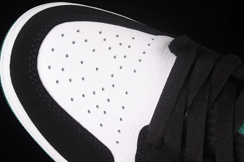 All categories Air Jordan Jordan series basketball shoes Air Jordan 1 Low G version pure original Air Jordan 1 Low AJ1 Joe 1 black and green toe low-top cultural basketball shoes 553558-113